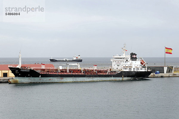 Tanker FOUESNANT  110m  Puerto de Ceuta  Hafen Ceuta  Ceuta  Marokko  Afrika