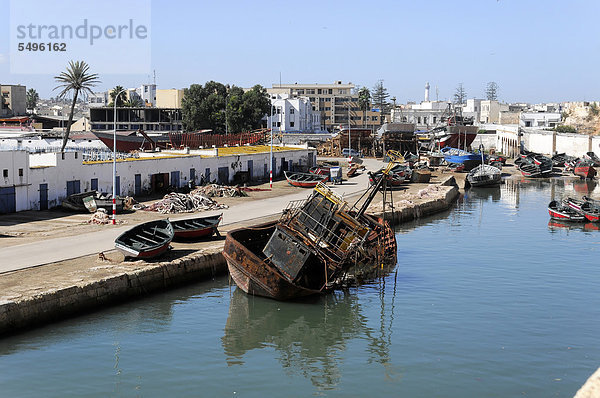 Schiffe Schiffswracks  bei El-Jadida  Marokko  Afrika