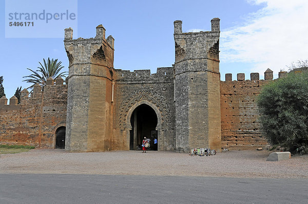 Eingangstor  Mauer um die Meriniden-Nekropole Chellah  im 14. Jahrhundert von Abou el-Hassan errichtet  Rabat  Marokko  Nordafrika  Afrika