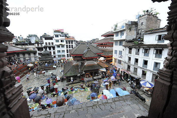 Kathmandu Hauptstadt Regen Quadrat Quadrate quadratisch quadratisches quadratischer Asien Markt Nepal Südasien Mittlerer Osten Wetter
