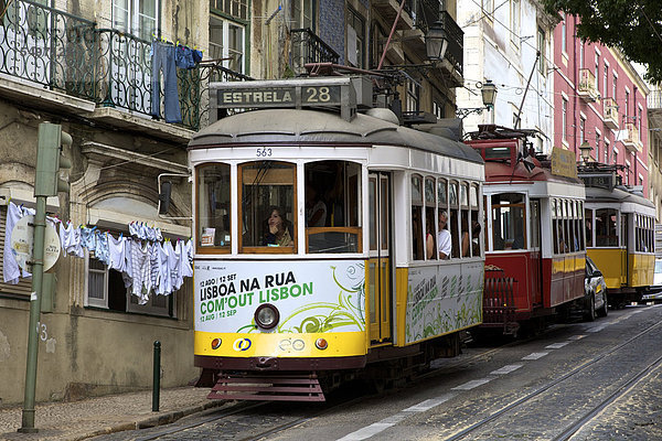 Straßenbahnen Linie 28  Stadtviertel Alfama  Lissabon  Portugal  Europa