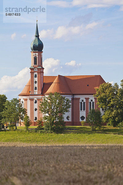 Wallfahrtskirche von Vilgertshofen  Bayern  Deutschland  Europa  ÖffentlicherGrund