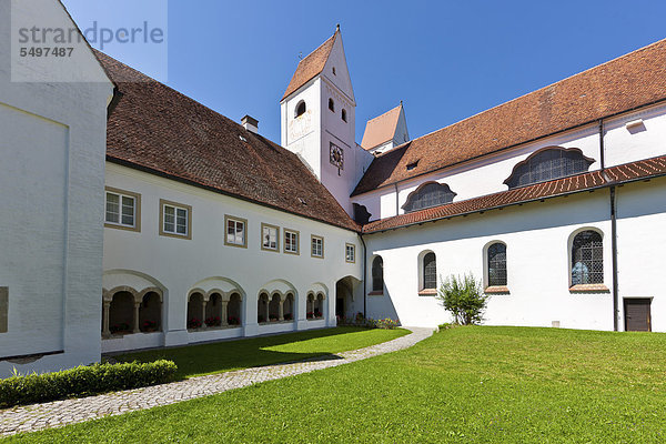 Pfarrkirche St. Johannes der Täufer  alte Prämonstratenserabtei  Gemeinde Steingaden  Oberbayern  Bayern  Deutschland  Europa  ÖffentlicherGrund
