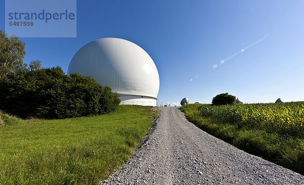 Erdfunkstelle Raisting  Bodenstation  Satellitenkommunikation  Oberbayern  Deutschland  Europa