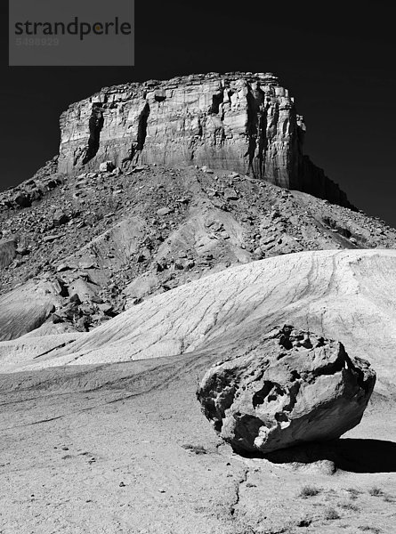 Badlands  erodierte  farbige Felsen an der Smokey Mountain Road zum Alstrom Point  Bigwater  Glen Canyon National Recreation Area  Arizona  Utah  Vereinigte Staaten von Amerika  USA