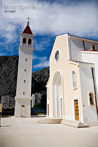 Neue orthodoxe Kirche in Omis  Kroatien  Europa