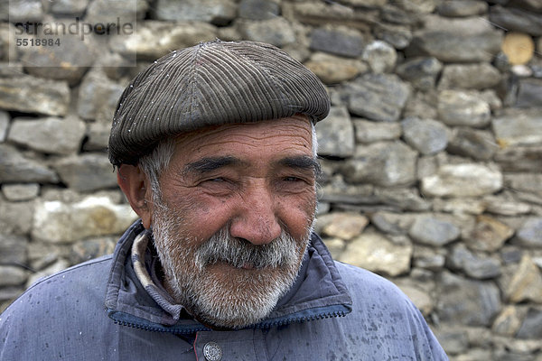 Kirgise  Porträt  Pamir  Tadschikistan  Zentralasien  Asien
