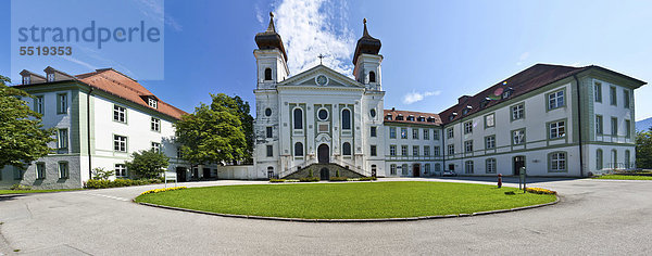 Kloster Schlehdorf  heute ein Kloster der Missions-Dominikanerinnen von King William's Town in Südafrika  Schlehdorf  Oberbayern  Bayern  Deutschland  Europa  ÖffentlicherGrund