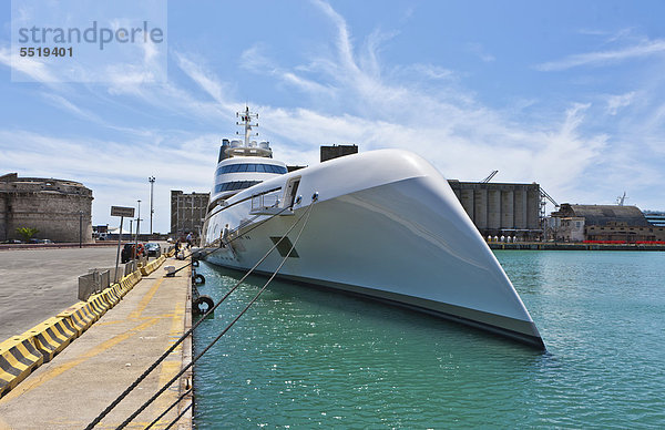 Megayacht des Milliardärs Andrei Melnichenko  Design von Philippe Starck  im Hafen von Civitavecchia  Rom  Italien  Europa
