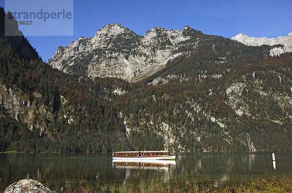 Fähre auf dem Königssee  Oberbayern  Bayern  Deutschland  Europa