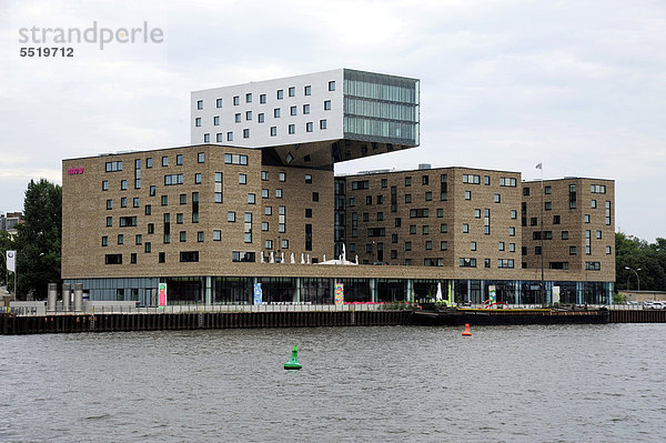 Moderne Architektur  Design-Hotel nhow am Spreeufer  Berliner Osthafen  Friedrichshain  Berlin  Deutschland  Europa