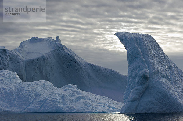 Eisberge  bei Tiniteqilaaq  Sermilik-Fjord  Ostgrönland  Grönland