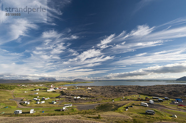 Campingplatz  ReykjahlÌ_ oder Reykjalid  Binnensee M_vatn  Nordisland  Island  Europa