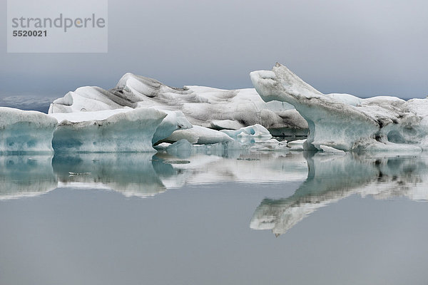 Eisberge  Gletscherlagune Jökuls·rlÛn  Südisland  Island  Europa