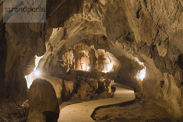 Chang Cave  Tropfsteinhöhle im Karstgebirge  Vang Vieng  Vientiane  Laos  Indochina  Asien
