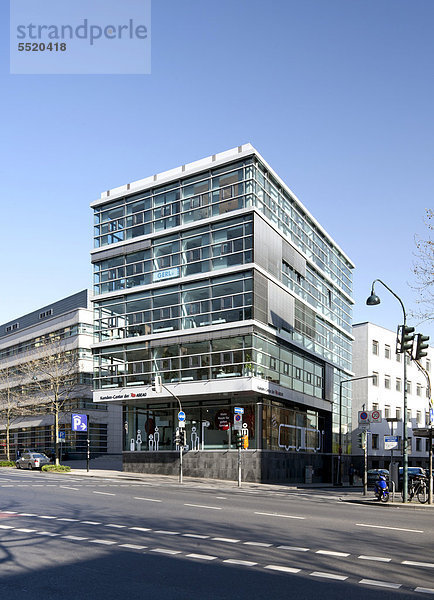 EBV-CarrÈ  Geschäftshaus  Bürohaus  Glasfassade  Aachen  Nordrhein-Westfalen  Deutschland  Europa  ÖffentlicherGrund