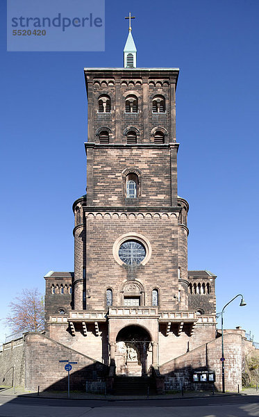 Katholische Pfarrkirche St. Adalbert  Romanik  Aachen  Nordrhein-Westfalen  Deutschland  Europa  ÖffentlicherGrund