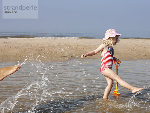 Wasser  Strand  spielen