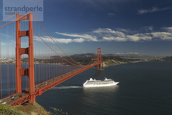 Schifffahrt unter der Golden Gate Bridge