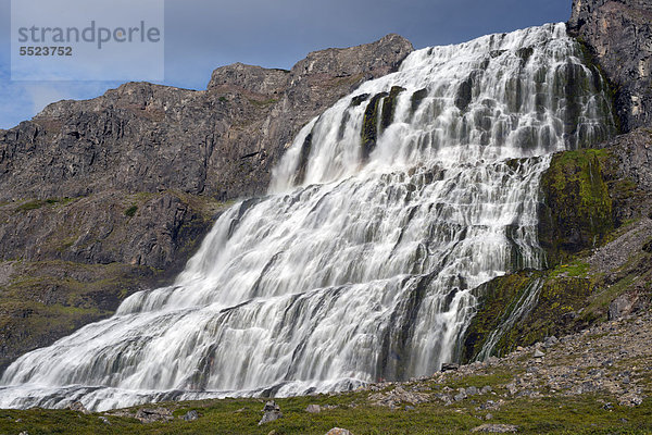 Dynjandifoss oder Fjallfoss Wasserfall  Westfjorde  Island  Europa