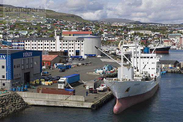 Hafen von TÛrshavn auf Streymoy  Hauptstadt der Färöer  Inselgruppe im Nordatlantik  Dänemark  Nordeuropa