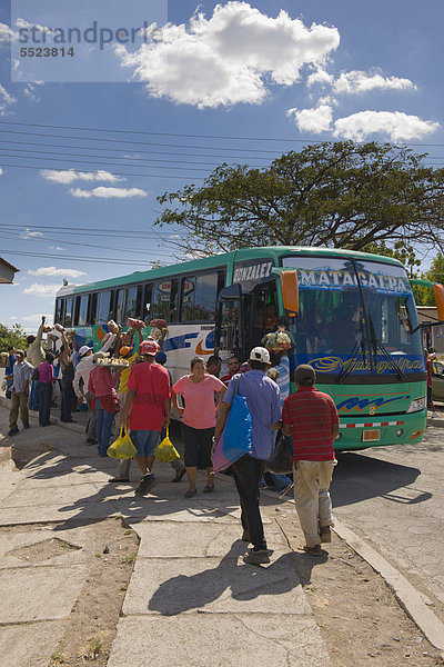Angebot Touristin Omnibus Mittelamerika Lebensmittelhändler Nicaragua