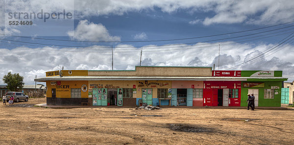 Ostafrika Nairobi Hauptstadt Ländliches Motiv ländliche Motive klein Fernverkehrsstraße Laden vorwärts typisch Afrika Kenia Nakuru