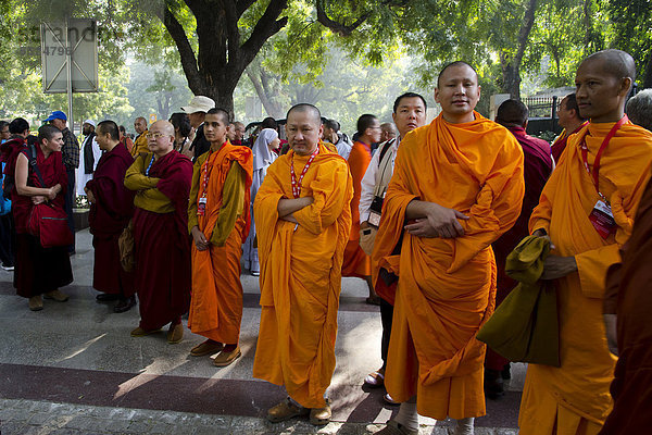 Tradition Nachthemd Schule (Einrichtung) rot Besuch Treffen trifft Kleidung Korea fünfstöckig Buddhismus Myanmar Mönch Delhi Hauptstadt Asien Kambodscha Indien Laos Gebet Tibet