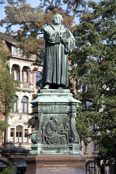Lutherdenkmal  Karlsplatz  Eisenach  Thüringen  Deutschland  Europa  ÖffentlicherGrund