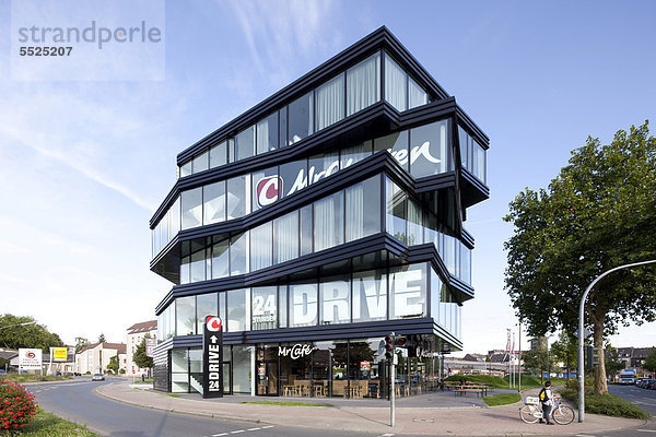 Geschäftshaus  Bürogebäude  Mr. Chicken  Gelsenkirchen  Ruhrgebiet  Nordrhein-Westfalen  Deutschland  Europa  ÖffentlicherGrund