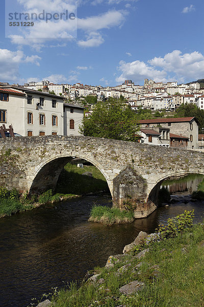 Moutier-Brücke über die Durolle  Thiers  Puy de Dome  Auvergne  Frankreich  Europa
