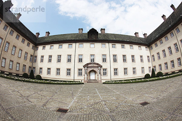 Innenhof  ehemalige Abtei und Schloss Corvey in Höxter  Weserbergland  Nordrhein-Westfalen  Deutschland  Europa