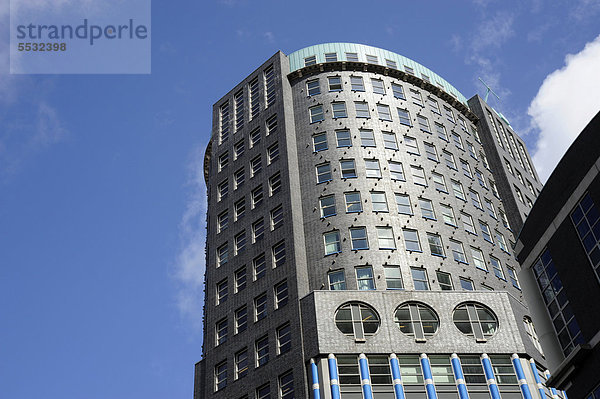 Muzentoren Turm  ein Bürogebäude  Architekt Rob Krier  Den Haag  Holland  Niederlande  Benelux  Europa