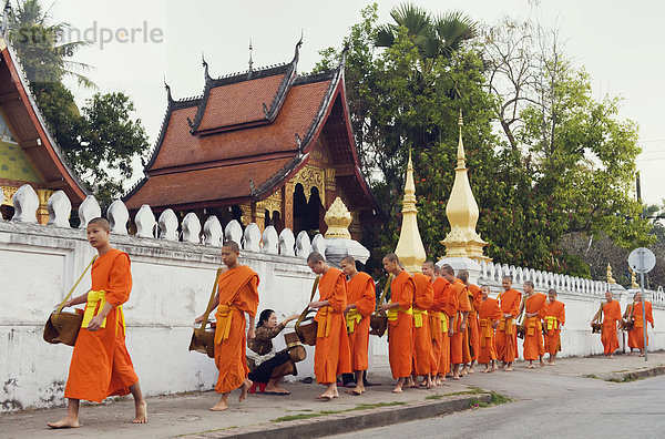 Morgen Vietnam Mönch Asien Laos Luang Prabang rund