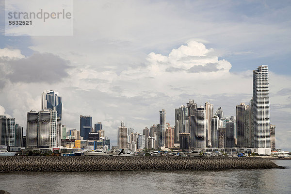 Skyline Skylines Großstadt Jachthafen Mittelamerika Panama