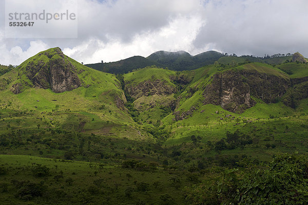 Bergkette in der Nähe von Bamenda  Kamerun  Afrika