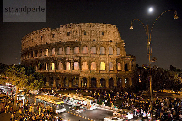 Kolosseum bei Nacht  Rom  Italien  Europa