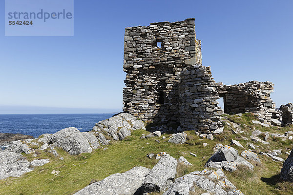 Ruine von Carrickbraghey Castle  Isle of Doagh  Inishowen-Halbinsel  County Donegal  Irland  Britische Inseln  Europa