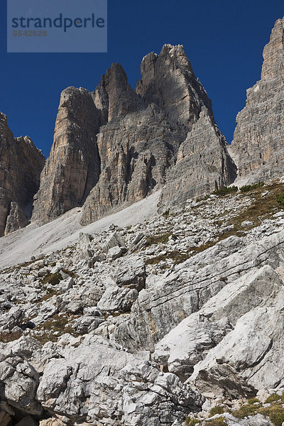 Tre Cime di Lavaredo oder Drei Zinnen  Hochpustertal  Sextener Dolomiten  Italien  Europa
