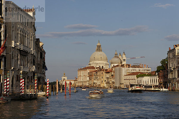 nahe Europa Kirche zuprosten anstoßen UNESCO-Welterbe Italien Venetien