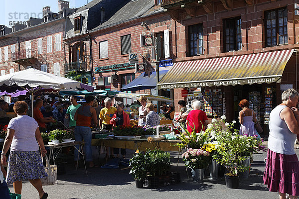 Markt in der Ortschaft Meyssac  CorrËze  Limousin  Frankreich  Europa