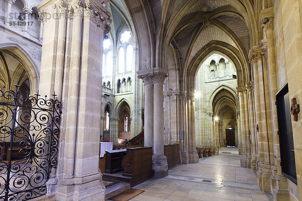 Innenansicht  Kirche Sacre Coeur  Moulins  Allier  Auvergne  Frankreich  Europa