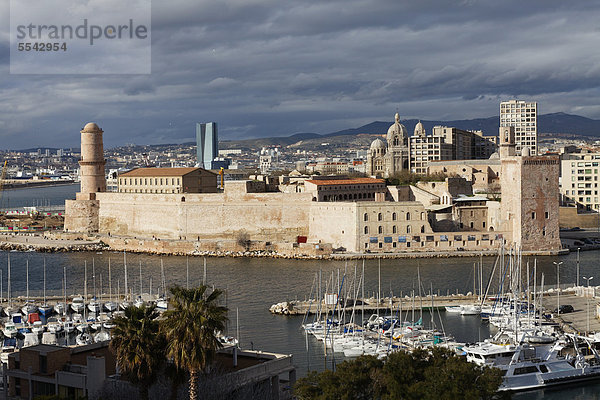 Fort Saint-Jean an der Einfahrt zum Vieux Port  Alter Hafen  Marseille  Bouches-du-Rhone  Frankreich  Europa