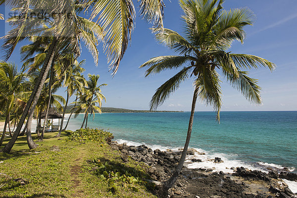 Pavillon mit Blick auf die Karibik  Big Corn Island  Karibisches Meer  Nicaragua  Zentralamerika