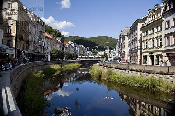 Promenade mit Blick auf Kasino und Kurhotels  Karlovy Vary  Karlsbad  Westböhmen  Tschechische Republik  Europa
