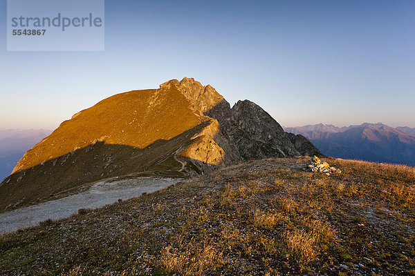 Der Ifinger  Sonnenaufgang auf der Kuhleiten-Hütte oberhalb von Meran 2000  Meran  Südtirol  Italien  Europa