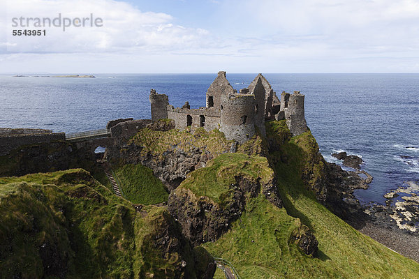 Dunluce Castle  Antrim Coast  County Antrim  Nordirland  Großbritannien  Europa