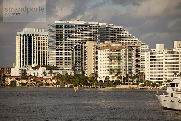 Vereinigte Staaten von Amerika USA Florida Fort Lauderdale Wohnhochhäuser
