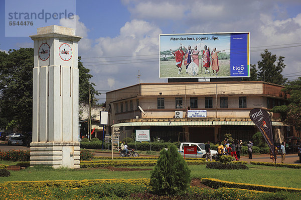 Uhrturm im Zentrum der Stadt Moshi  Tansania  Afrika