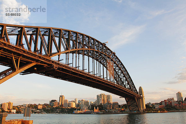 Sydney Harbour Bridge und Skyline